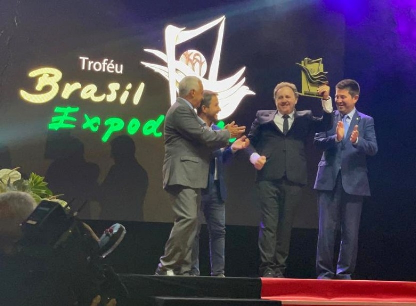 GTS do Brasil recebe troféu Brasil Expodireto 2022